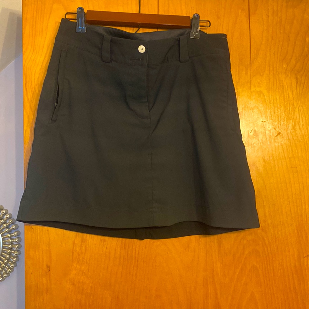 Cute Nike Golf Short Size 6